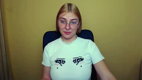 Snapshot of luna_lush_ chatting on January 2025 11:22:02 AM Luna online show from January 2025 11:22:02 AM