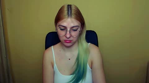 Snapshot of luna_lush_ chatting on January 2025 11:31:02 AM Luna online show from January 2025 11:31:02 AM