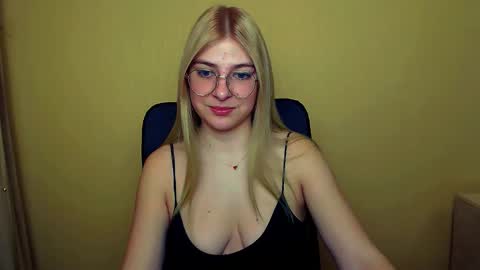 Snapshot of luna_lush_ chatting on January 2025 08:29:01 AM Luna online show from January 2025 08:29:01 AM