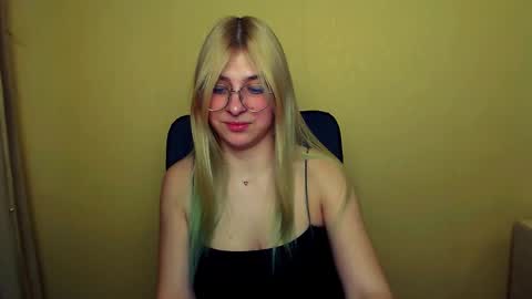 Snapshot of luna_lush_ chatting on February 2025 11:27:02 AM Luna online show from February 2025 11:27:02 AM