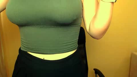 Snapshot of luna_lush_ chatting on February 2025 11:03:01 AM Luna online show from February 2025 11:03:01 AM