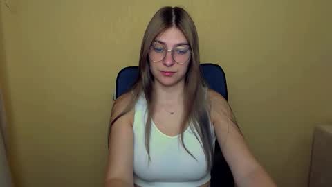 Snapshot of luna_lush_ chatting on September 2025 08:47:01 AM Luna online show from September 2025 08:47:01 AM