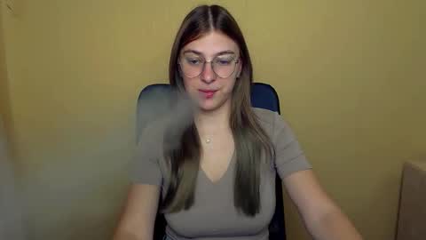 Snapshot of luna_lush_ chatting on September 2025 09:55:01 AM Luna online show from September 2025 09:55:01 AM