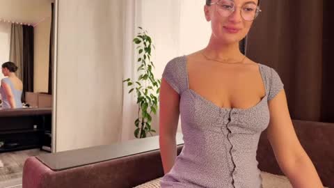 Snapshot of luna_raee chatting on April 2026 08:06:01 AM luna_raee online show from April 2026 08:06:01 AM