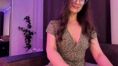 Snapshot of luna_raee chatting on April 2026 05:08:02 PM luna_raee online show from April 2026 05:08:02 PM