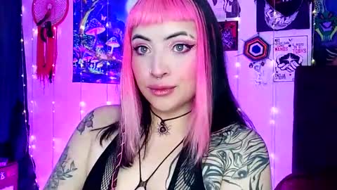 MISS LUNA  online show from March 2025 01:51:01 PM