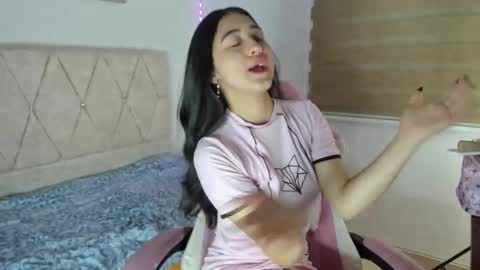 Snapshot of luna_roussee chatting on October 2025 10:49:02 PM luna_roussee online show from October 2025 10:49:02 PM