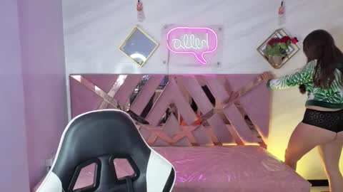 Live 1000pm 600am COLOMBIAN HOUR online show from November 2025 03:18:02 AM