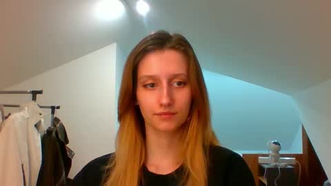 L U N A  online show from March 2025 06:34:01 PM