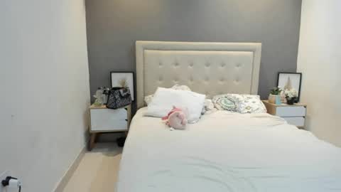 lunaa08 online show from June 2026 10:24:01 PM