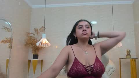 Luna Abril  online show from March 2026 04:09:01 AM