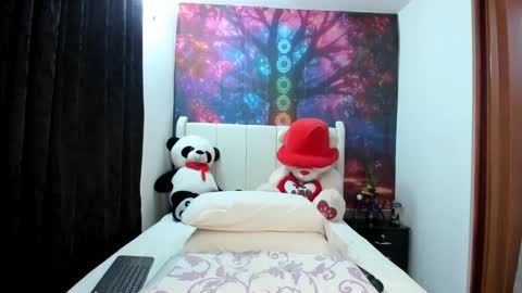 Snapshot of lunaa_mayerr chatting on October 2025 01:03:02 AM lunaa mayer online show from October 2025 01:03:02 AM