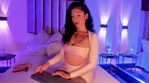 Snapshot of lunaa_moonn chatting on July 2026 07:38:02 PM lunaa_moonn online show from July 2026 07:38:02 PM