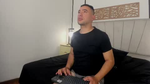 Snapshot of lunaanddante_ chatting on June 2026 05:27:01 AM lunaanddante_ online show from June 2026 05:27:01 AM
