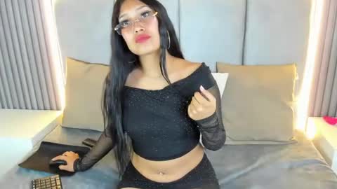 LunaAura online show from July 2026 04:25:01 AM