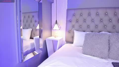 Luna  online show from December 2025 05:09:01 PM