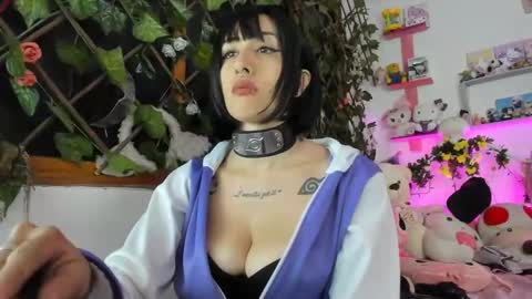 lunacristal_moon online show from January 2025 07:00:01 AM