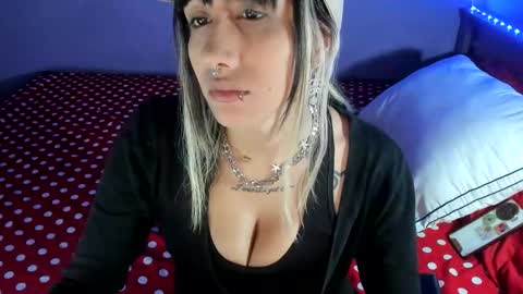 lunacristal_moon online show from March 2026 01:39:01 PM