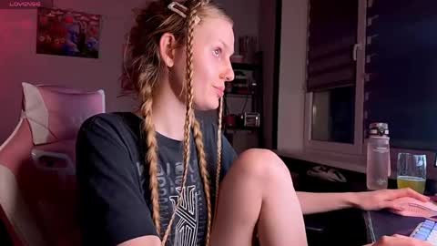 Britney online show from April 2026 09:27:01 PM