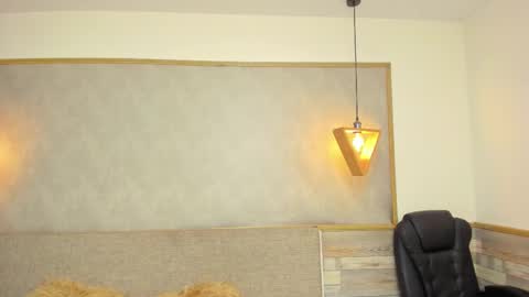 LUNA  online show from November 2025 01:32:02 PM