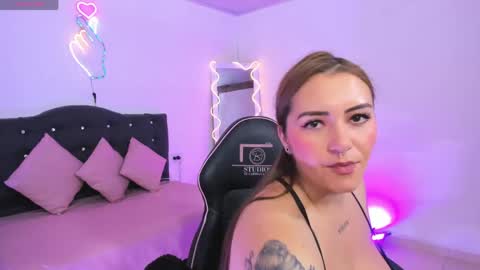 LUNA KITTY  online show from April 2026 11:38:01 AM