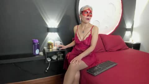 Snapshot of lunamisteriosa_ chatting on April 2026 10:07:02 AM lunamisteriosa_ online show from April 2026 10:07:02 AM