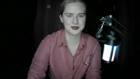 lunamystique_ online show from October 2025 07:20:01 PM