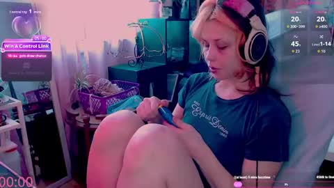 Snapshot of lunaoddity chatting on May 2026 10:53:02 AM Luna online show from May 2026 10:53:02 AM