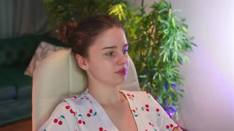 lunaolivia_ online show from April 2026 01:39:02 PM