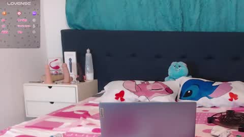 Snapshot of lunapalmer01 chatting on January 2025 04:25:01 AM Julieth online show from January 2025 04:25:01 AM