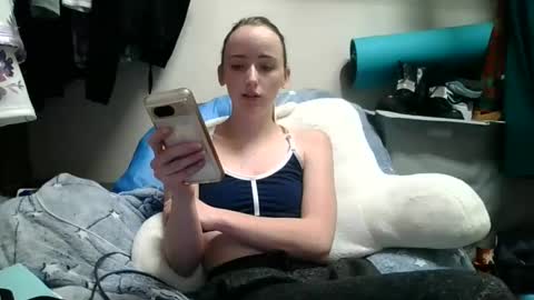 lunapixie2020 online show from December 2024 04:02:02 AM