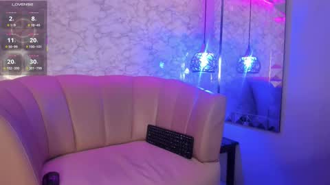 Luna online show from February 2025 03:47:01 PM