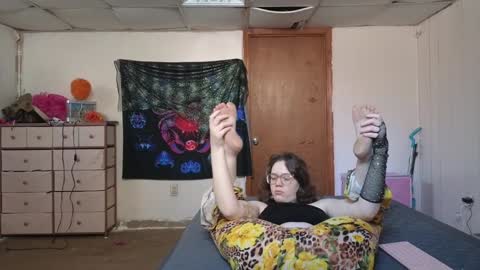 lunaquinn45 online show from December 2024 04:28:01 PM