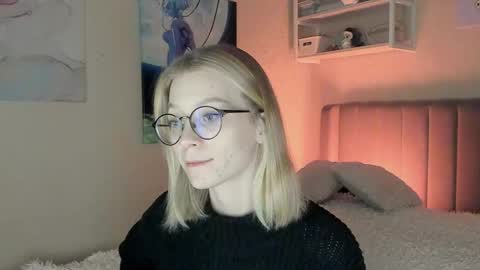 Snapshot of lunar_sofia chatting on November 2025 01:33:02 PM Sofia online show from November 2025 01:33:02 PM