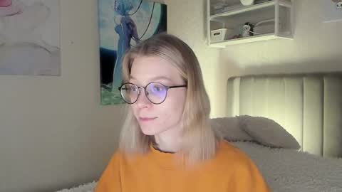 Snapshot of lunar_sofia chatting on November 2025 03:47:01 PM Sofia online show from November 2025 03:47:01 PM