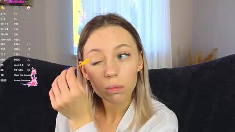 Kelly online show from September 2025 02:43:02 PM