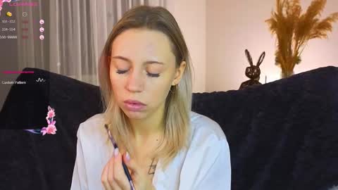 Kelly online show from November 2025 02:38:02 PM