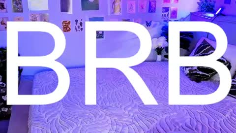 lunariafox online show from April 2026 07:58:02 PM