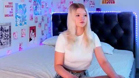 Snapshot of lunariafox chatting on May 2026 02:34:02 PM lunariafox online show from May 2026 02:34:02 PM