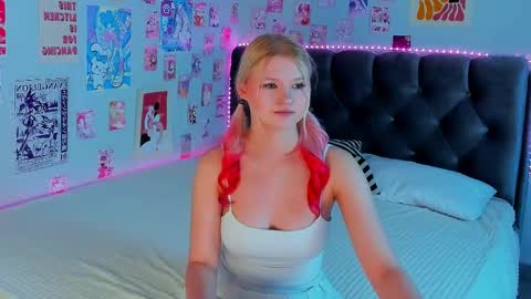 Snapshot of lunariafox chatting on May 2026 02:36:02 PM lunariafox online show from May 2026 02:36:02 PM