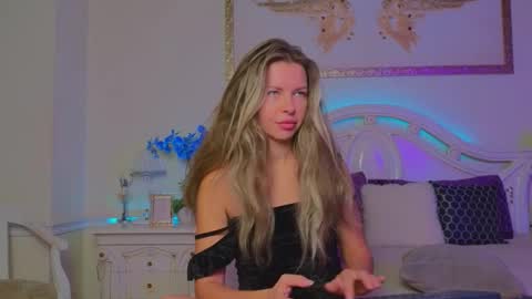 Luna Rishi online show from October 2025 11:55:02 AM