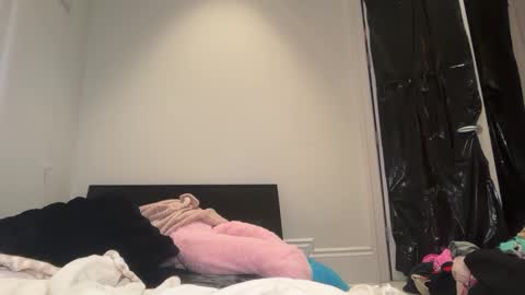 lunarose17 online show from February 2026 07:49:01 AM