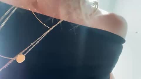 lunarose17 online show from February 2026 08:38:01 PM