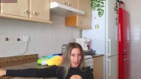 Snapshot of lunary_mix chatting on February 2025 12:26:02 PM  Luna online show from February 2025 12:26:02 PM