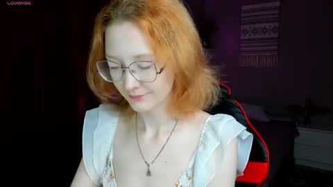 Snapshot of lunaterry chatting on June 2026 07:40:02 AM lunaterry online show from June 2026 07:40:02 AM