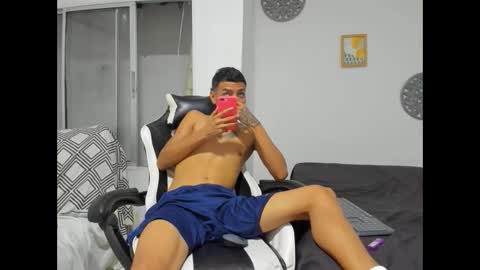 Snapshot of lunay_bigcock420 chatting on September 2025 04:05:02 AM lunay_bigcock420 online show from September 2025 04:05:02 AM