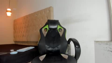 lunay_bigcock420 online show from March 2026 05:08:01 PM