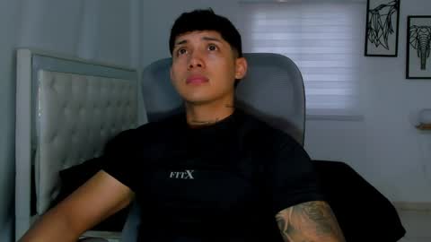 Lunay online show from April 2026 07:51:02 PM