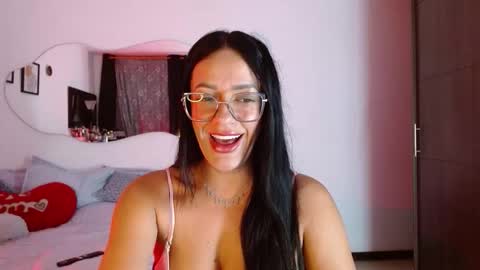 lunayois02 online show from April 2026 12:21:02 AM