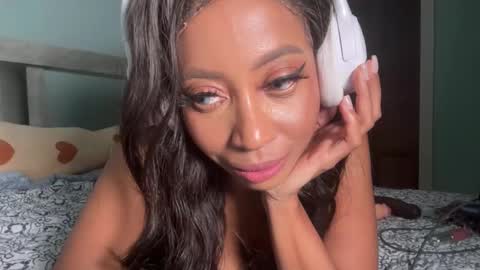 Snapshot of lunchboxgirl chatting on April 2026 05:36:01 AM lunchboxgirl online show from April 2026 05:36:01 AM